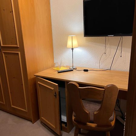 Hotel Erfurter Kreuz Kirchheim  Ngoại thất bức ảnh