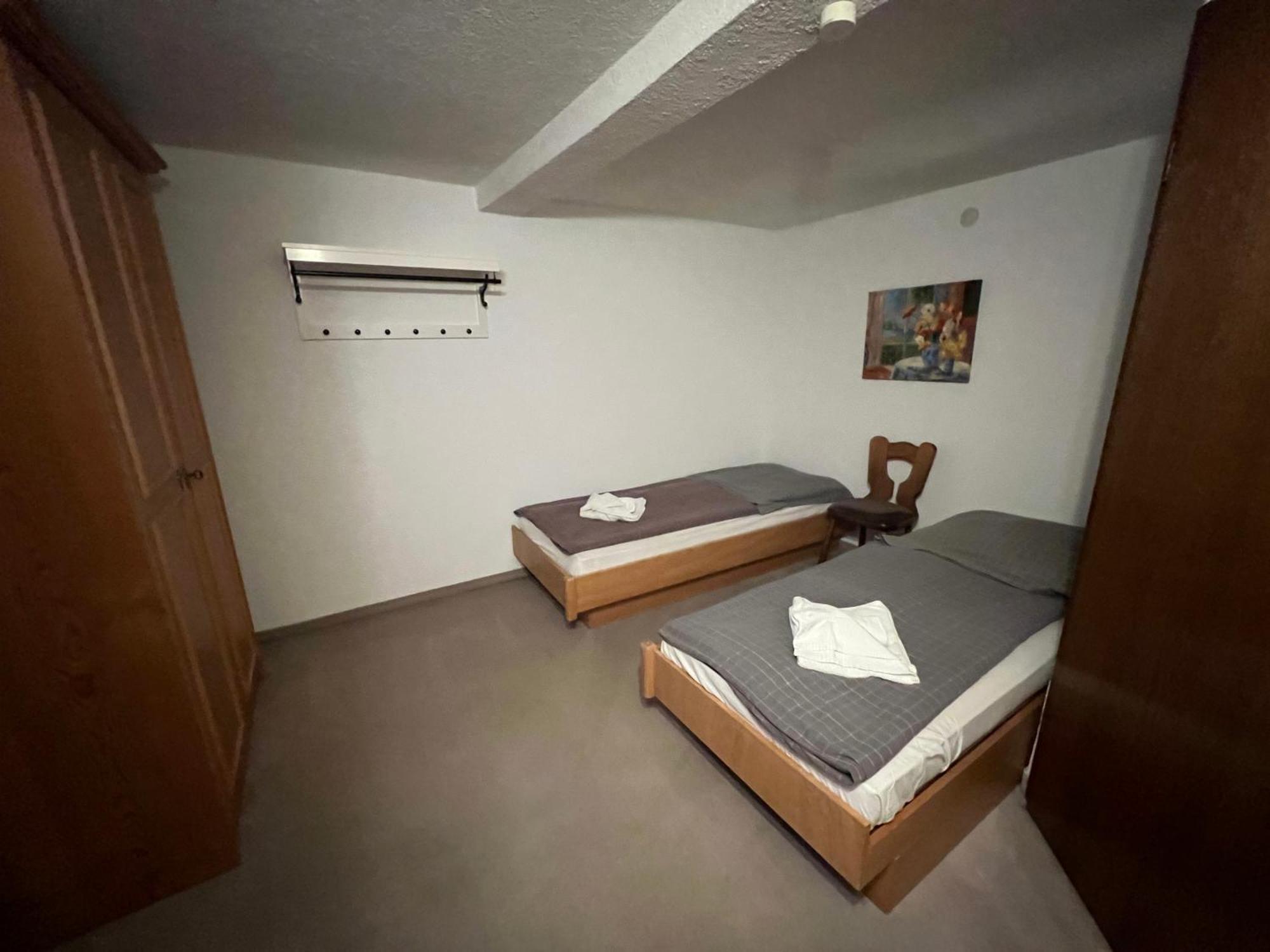 Hotel Erfurter Kreuz Kirchheim  Ngoại thất bức ảnh