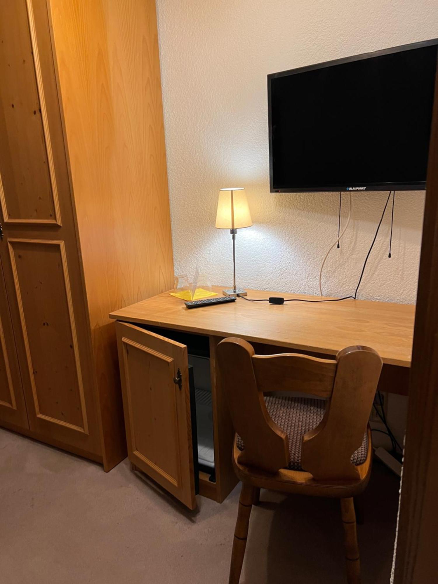 Hotel Erfurter Kreuz Kirchheim  Ngoại thất bức ảnh