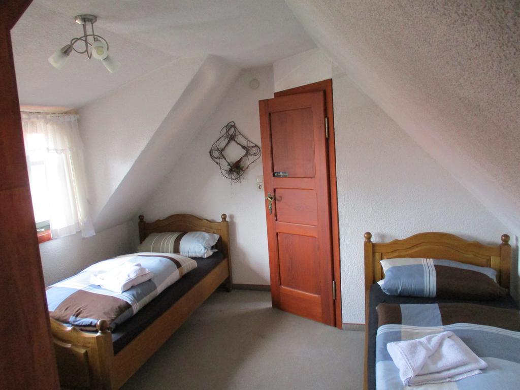 Hotel Erfurter Kreuz Kirchheim  Ngoại thất bức ảnh